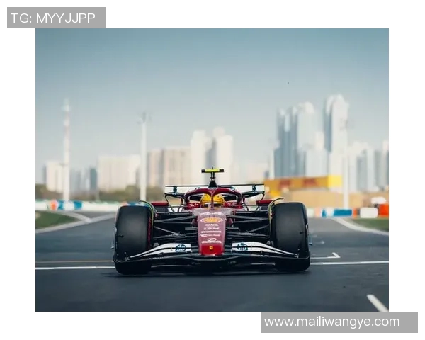 F1赛车燃料策略对比赛成绩走势与胜负关键因素的深度探讨 F1赛车燃料策略对比赛成绩走势与胜负关键因素的深度探讨